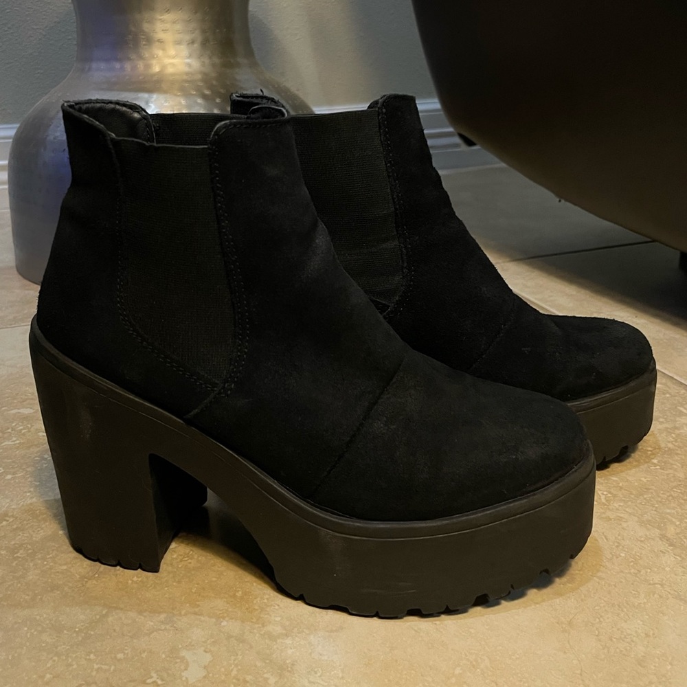 Steve Madden Jada Black Suede Chunky Platform Booties Boots